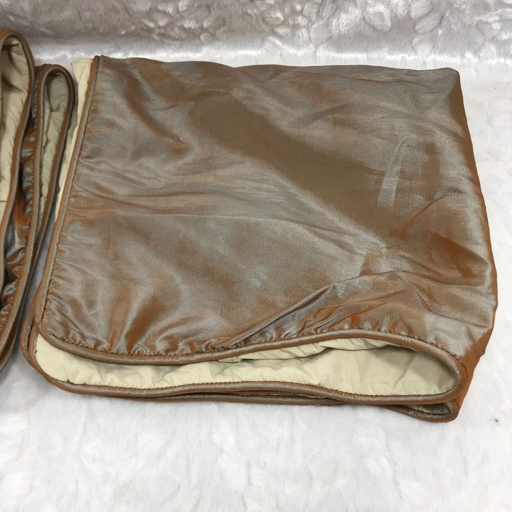 Pair of iridescent pillow cases Bronze tone Square - Picture 2 of 7